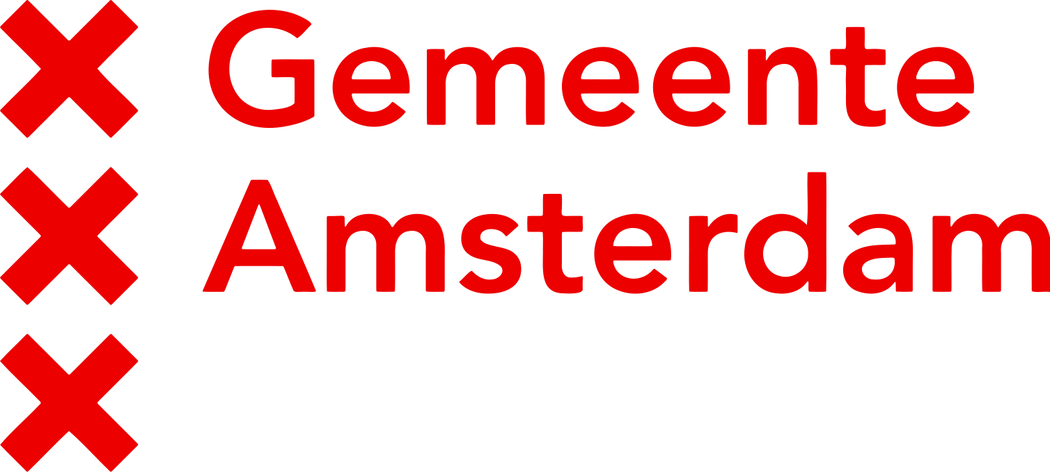 Rode letters logo van Gemeente Amsterdam met drie keer in het rood X verticaal op elkaar